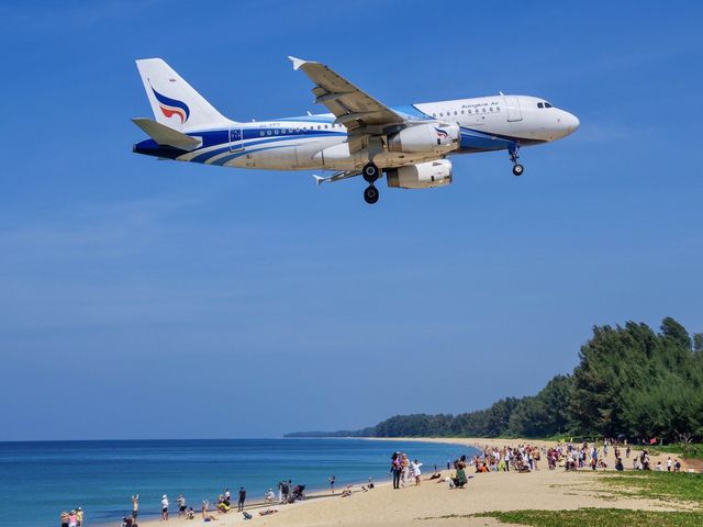 【タイ・プーケット】飛行機好き、集まれ〜！