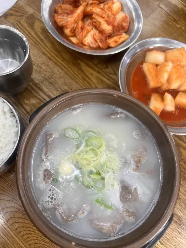 韓国/ソウル【弘大】弘大で朝ごはんを食べるならこちら💁♀️ソルロンタンのお店