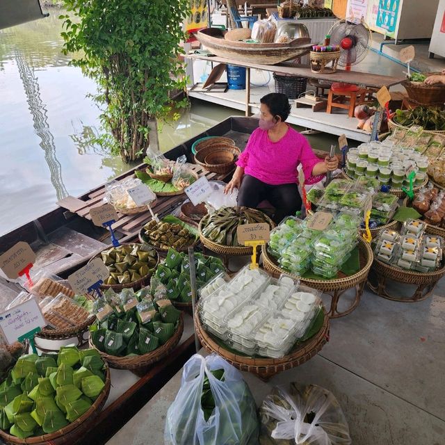 Bangkok best floating market 🛶