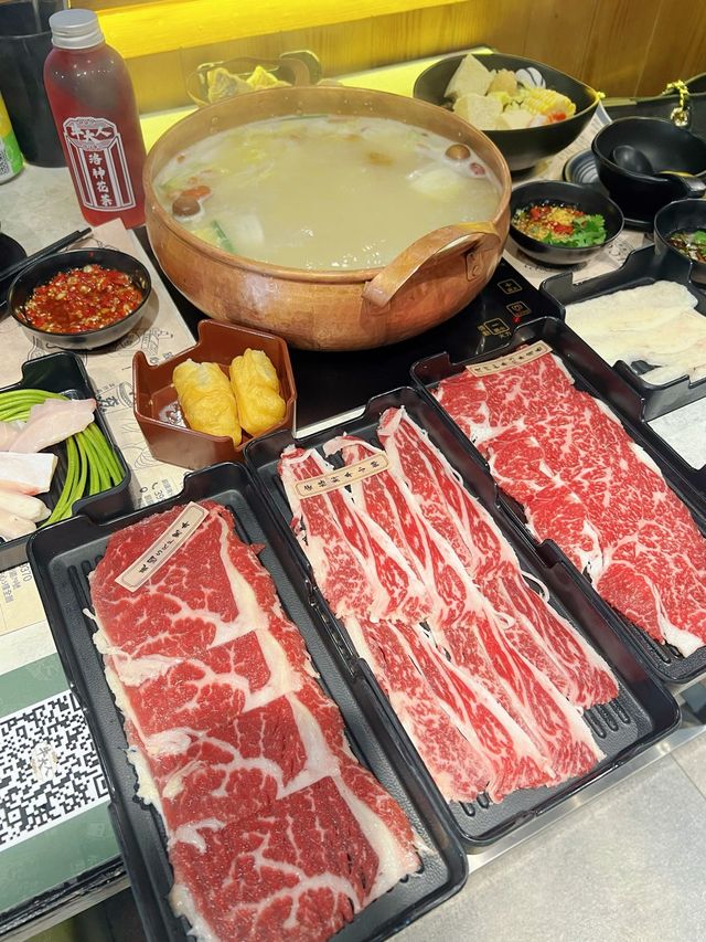 「台式火鍋120分鐘任飲任食，價格優惠」