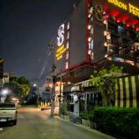 วิลล่า บารอน โรงแรมสวยทำเลดี ที่ปากเกร็ด
