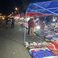 ルアンバパーンの夜の定番スポットLuang Prabang Night Market