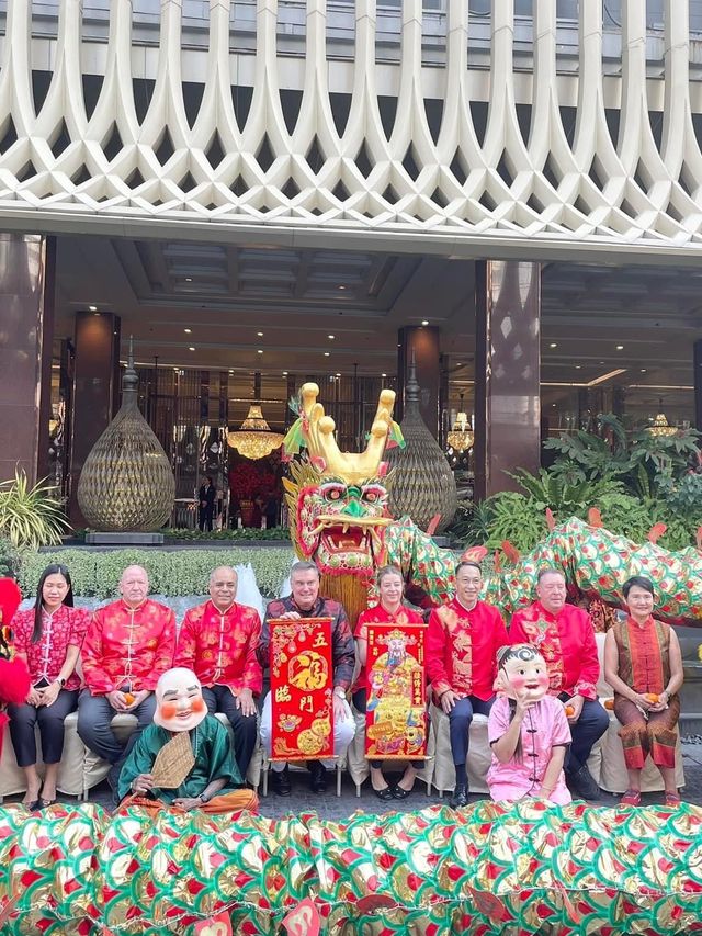 สวัสดีวันตรุษจีน โรงแรมหรูจัดเชิดสิงโตรับทรัพย์