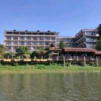 🇱🇦ラオス ヴァンヴィエン【Silver Naga Hotel】立地、部屋からの景色、ホスピタリティが最高!!