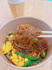 呢間「小熊貓」食物種類都幾多,而且出餐又快,抵讚~價錢又親民,無論堂食外賣都係一個唔錯既選擇~