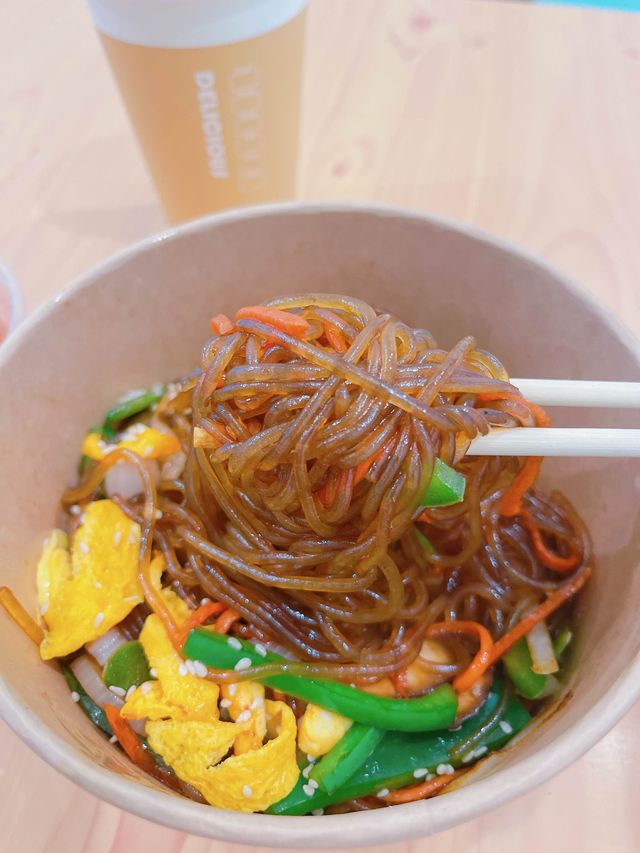 呢間「小熊貓」食物種類都幾多,而且出餐又快,抵讚~價錢又親民,無論堂食外賣都係一個唔錯既選擇~ 呢間「小熊貓」食物種類都幾多,而且出餐又快,抵讚~價錢又親民,無論堂食外賣都係一個唔錯既選擇~