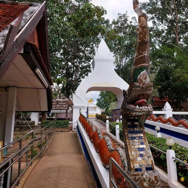 วัดพระธาตุศรีสองรัก