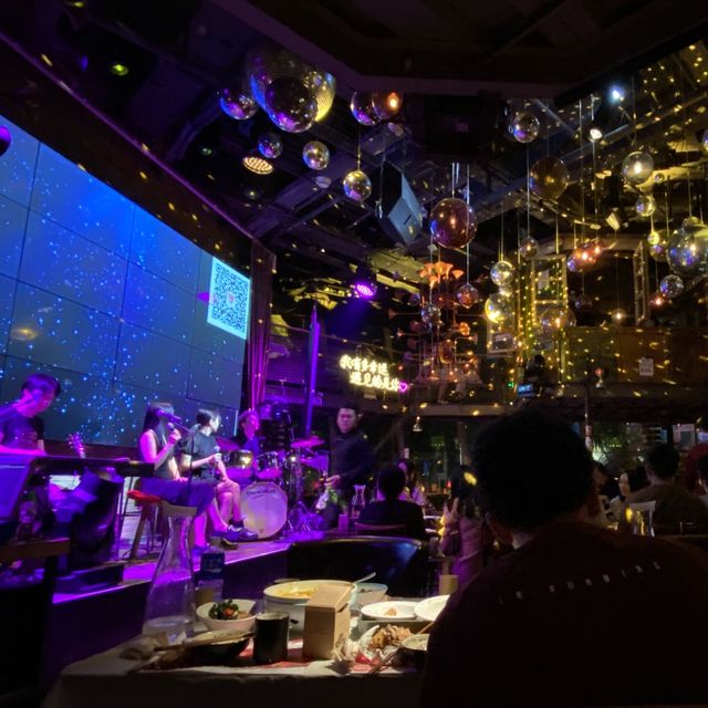🎶🥰 深圳每晚必去「胡桃里音樂酒館」🎸🎷🪗🥁