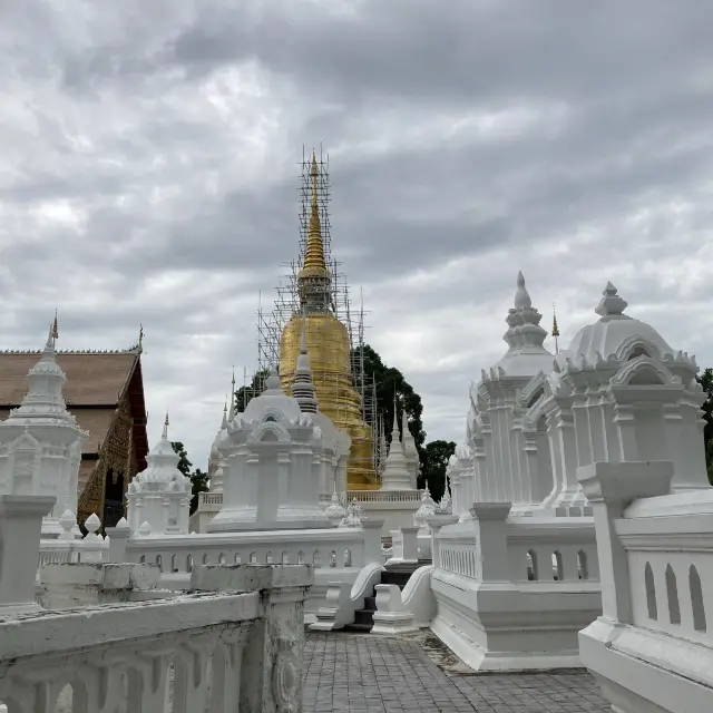 ‘วัดสวนดอก’ วัดดังเชียงใหม่รวมกู่เจ้านายฝ่ายเหนือ