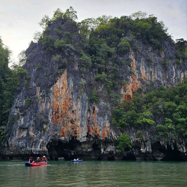 พายเรือแคนนู ชมถ้ำทะลุ