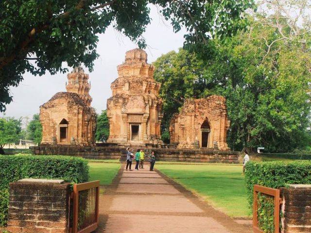 พาเที่ยวชมประสาทศรีขภูมิ โบราณสถานในสุรินทร์