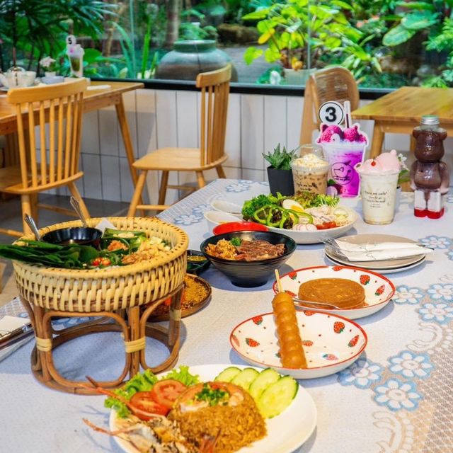 Care Na Cafe' Phitsanulok 