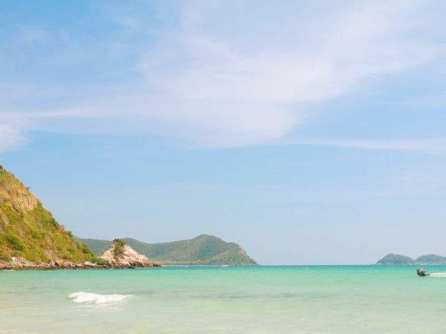 หาดน้ำใส หาดทรายขาวสะอาด 🌴🌴