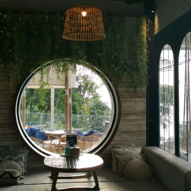 2 ร้าน 2 วิว​ chill ที่เขาพระตำหนัก​