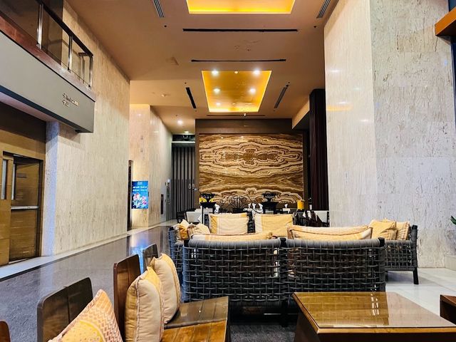 🏨โรงแรมหรูระดับ 4 ดาว ย่านสาทร 