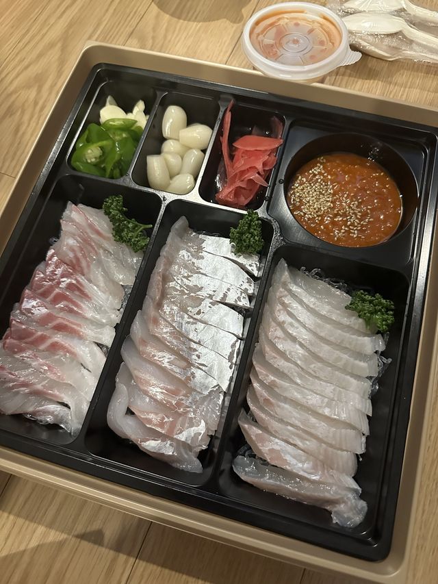 겨울비 내리는 여수의 바다🌊