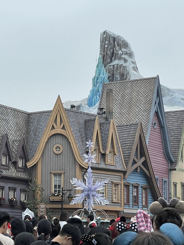 全城矚目廸士尼Frozen區域開始你的夢幻之旅