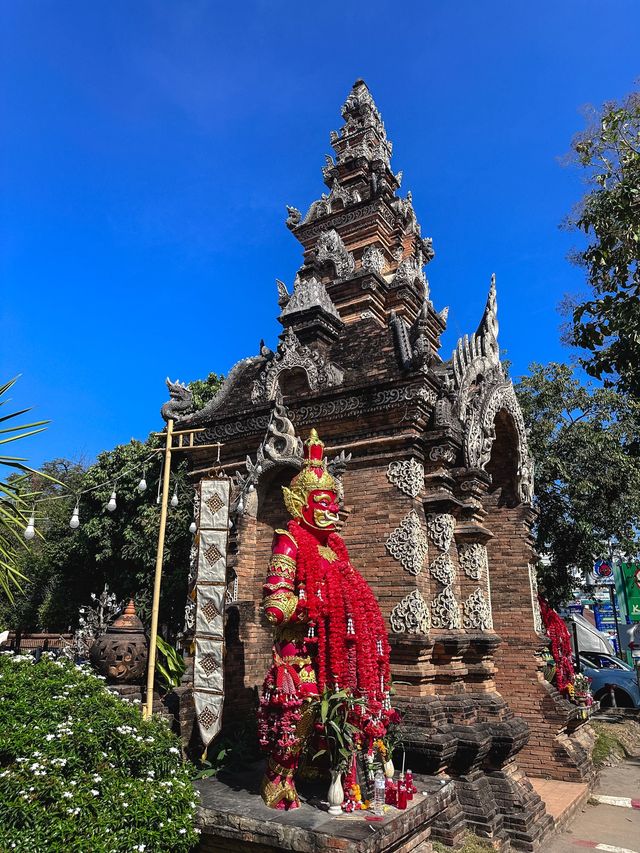 ขอพรความรัก การเงิน การเงิน ที่วัดโลกโมฬี เชียงใหม่