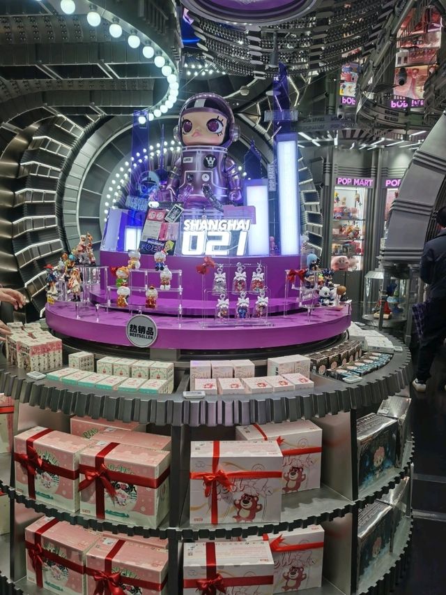 來上海不能錯過的POPMART旗艦店