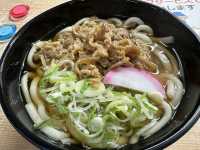 福岡・小倉。クッキングパパにも登場『かしわうどん ぷらっとぴっと7・8番ホーム』   