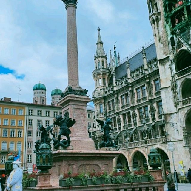 @ THE NEW TOWN HALL IN MUNICH.