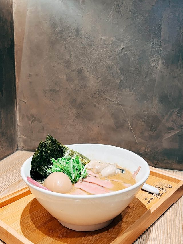 🍜台北美食探店 X 二屋牡蠣拉麵🦪大排長龍到巷口的拉麵