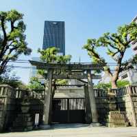 Peaceful Shrine near  Honmachi Sta. 