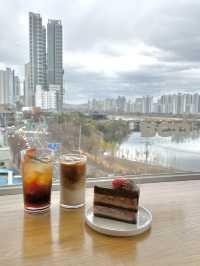 【韓国/蔚山/カフェ】高台にある景色が素敵なカフェ☕️