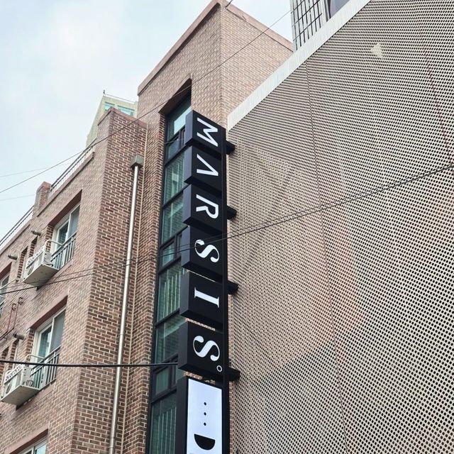 미국식 음식을 즐기기 좋은 송리단길 실내 데이트 장소!