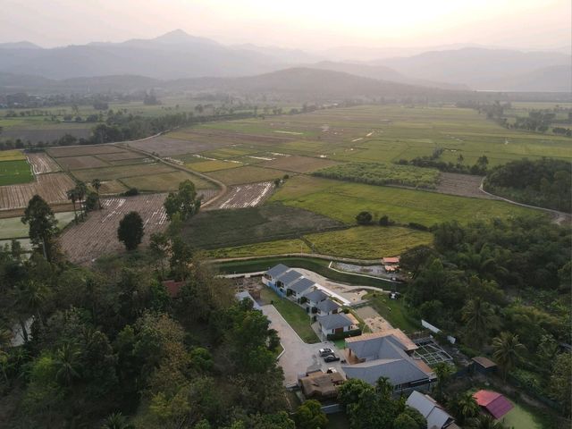 ที่พักท่ามกลางธรรมชาติที่โอบล้อม