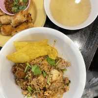 ชาม ก๋วยเตี๋ยวเส้นคลุก ย่านเยาวราช
