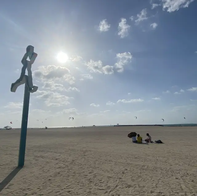 Relax and unique beach at Dubai - Kite beach