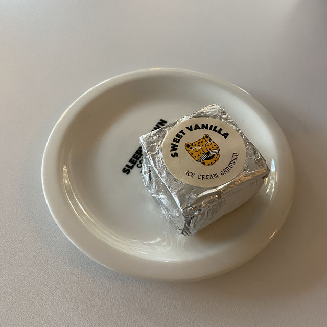 아이스크림 샌드위치가 맛있는 대전 근본카페 ‘슬리피타운’