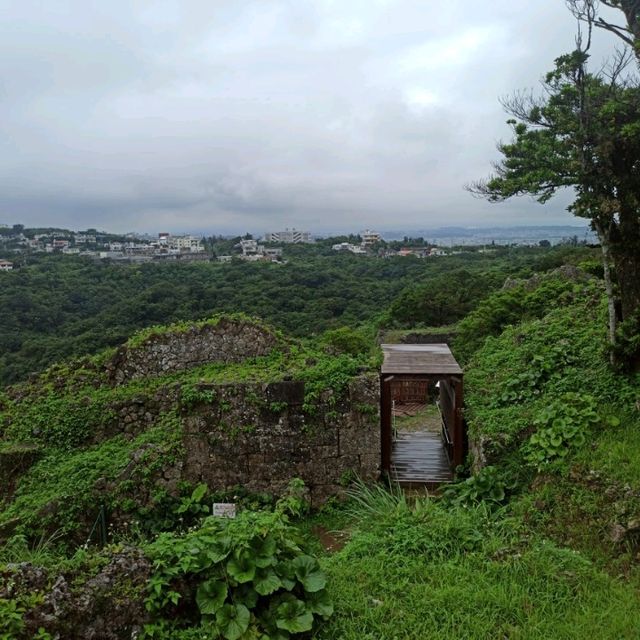 遊沖繩古蹟：中城城跡