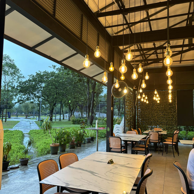  aesthetic cafe by the lake in kl