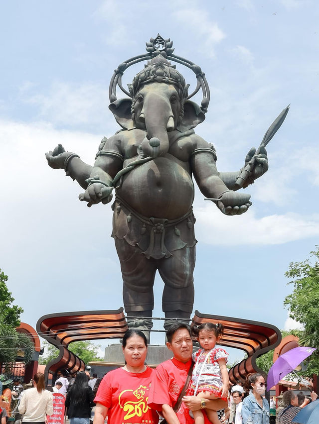 องค์พ่อพระพิฆเนศองค์ยืนที่ใหญ่ที่สุดในโลก