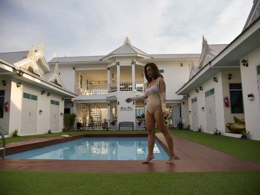 Bianco House Cha-am ที่พักน่ารัก สไตล์โคโลเนียล