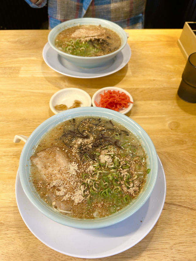 【熊本グルメ】ニンニクたっぷりの熊本ラーメン🧄