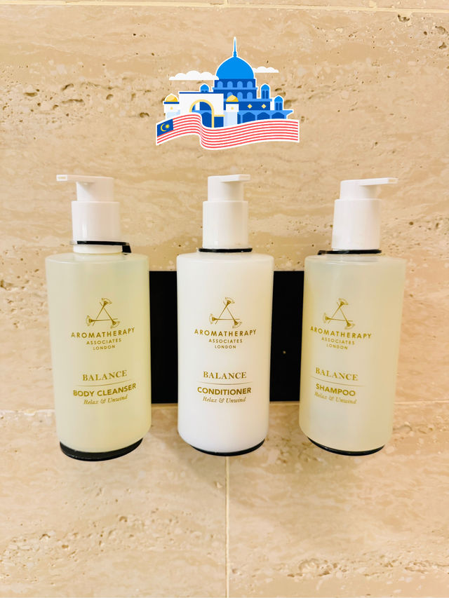 🛁 Enjoy a soak at JW Marriot Kuala Lumpur 