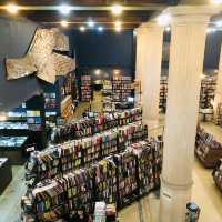 la 뜻밖의 포토존 , 더 라스트 북스토어(the LAST BOOKSTORE) 📚