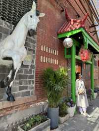 Zhengzhou's Hidden Gem: Explore the Creative Charm of Oil Factory Street