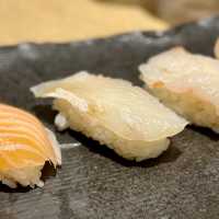 【兵庫・西宮北口】鮨の握りがリーズナブルに味わえる「魚の巣 阪急西宮北口アクタ店」