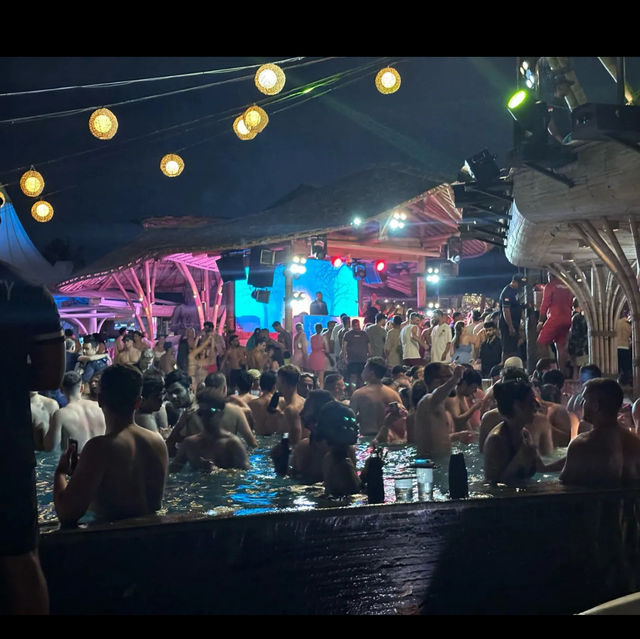 Finns beach club Bali 