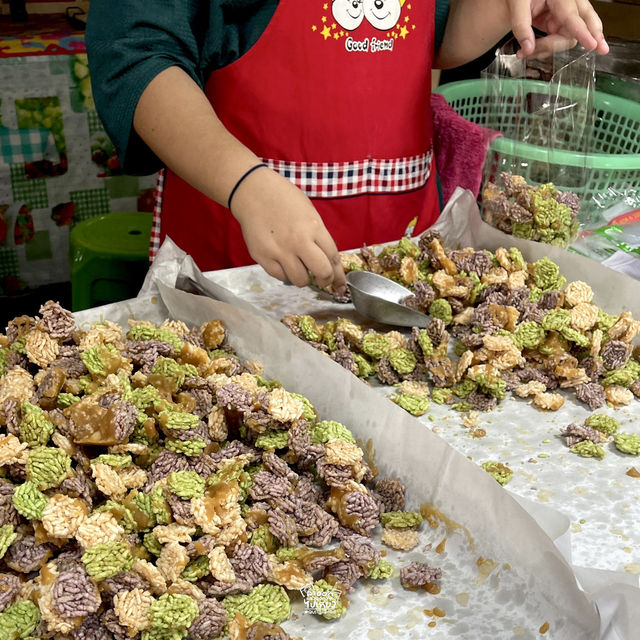 ไปเดินตลาดสามชุกหาของอร่อยกินกัน !!!