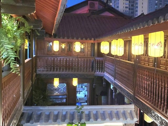 昆明|慣食Fun越南餐廳·百年文物老宅(南强街店) 昆明|慣食Fun越南餐廳·百年文物老宅(南强街店)