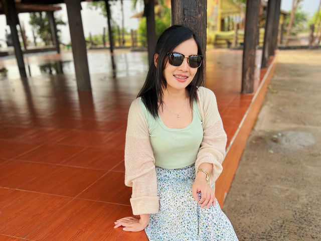 วัดสิรินธรวรารามภูพร้าว - ยลความงามวัดเรืองแสง