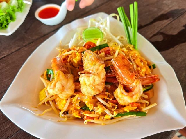 บ้านรักษ์นา ร้านอาหารไทย ในท้องทุ่งนา 