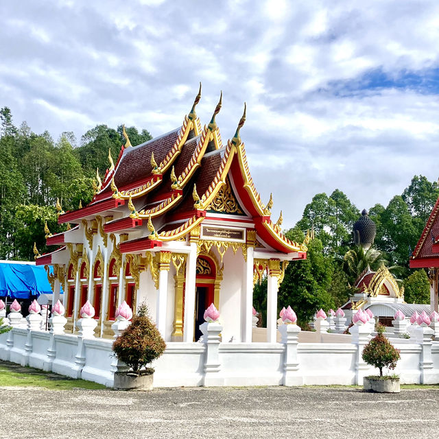 Phutta Thiwat Temple Betong