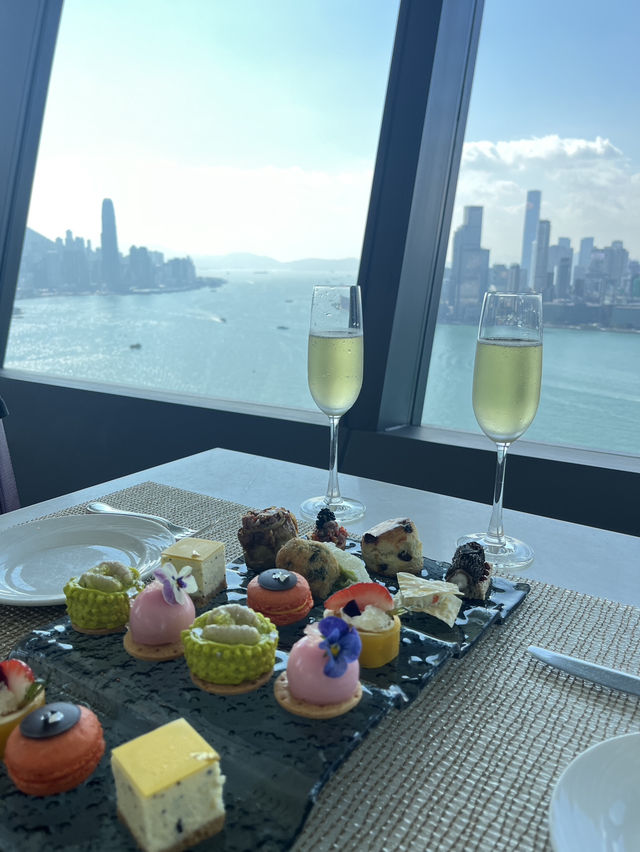 在Le 188° 餐廳及酒廊吃下午茶！