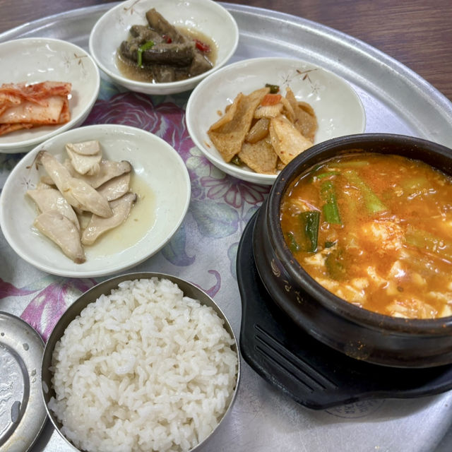 【韓国】本当におすすめ！700円台で美味しすぎる食堂🍽️